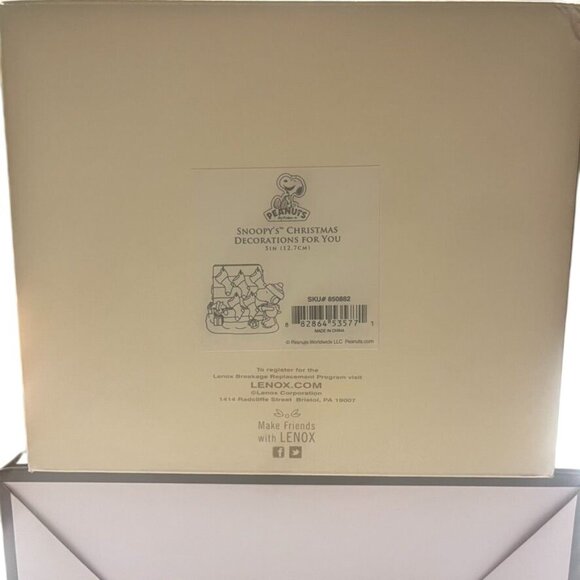 Lenox Snoopy's Christmas Decorations Porcelain Figurine With Gift Box NWB - Picture 6 of 9